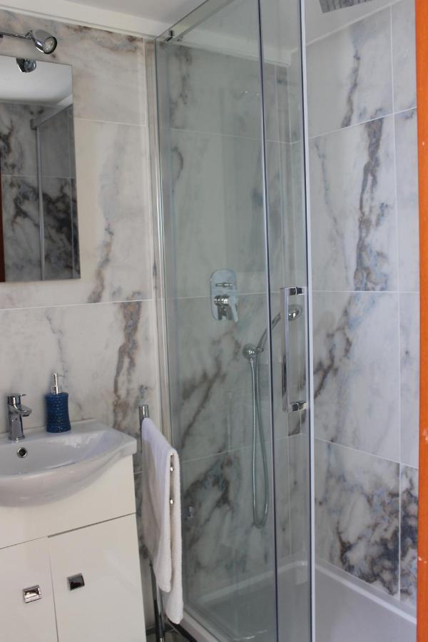 Iride Sul Lago 1 Via Principessa Jolanda 10-Piazza Del Molo Ангвиллара-Сабация Экстерьер фото