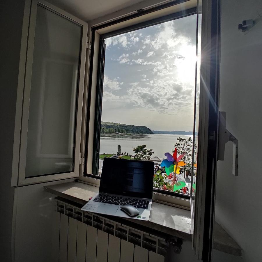 Iride Sul Lago 1 Via Principessa Jolanda 10-Piazza Del Molo Ангвиллара-Сабация Экстерьер фото